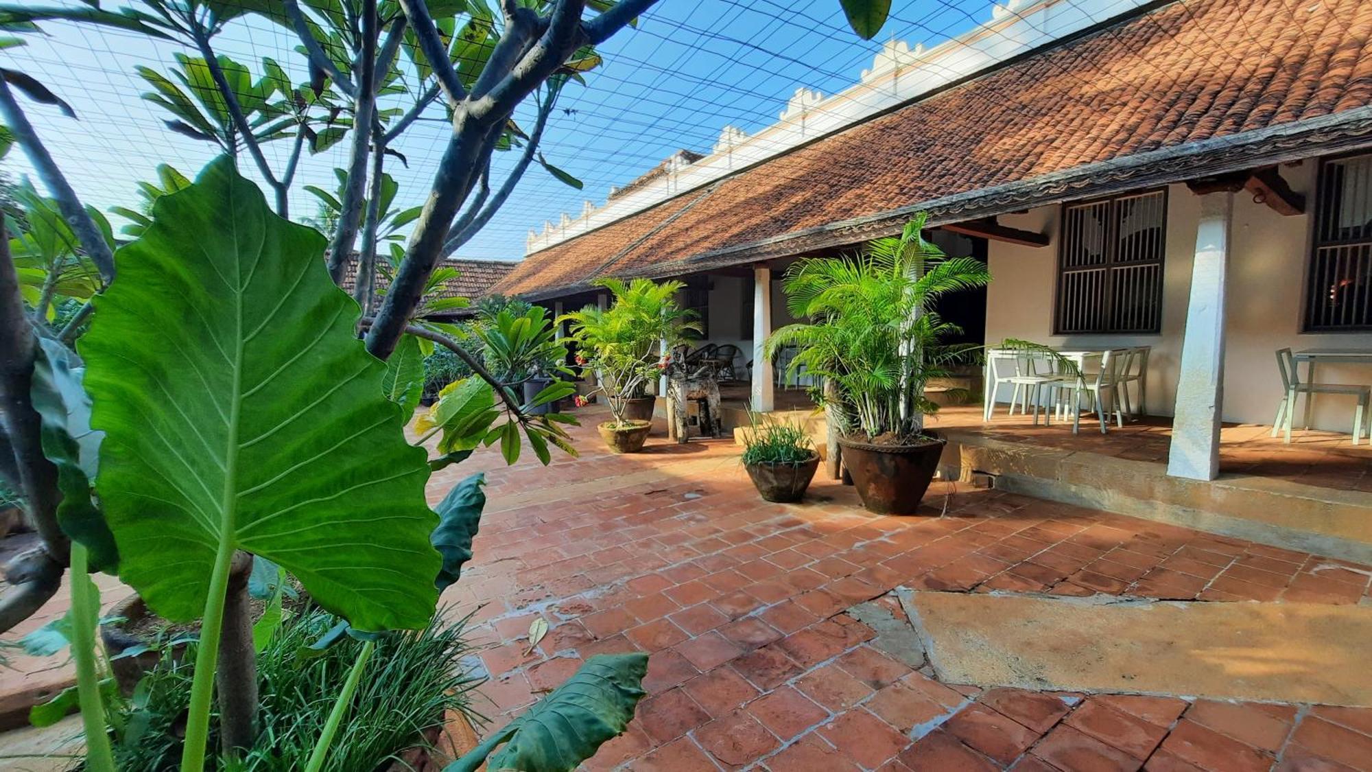 Saratha Vilas Chettinad Kānādukāttān Buitenkant foto